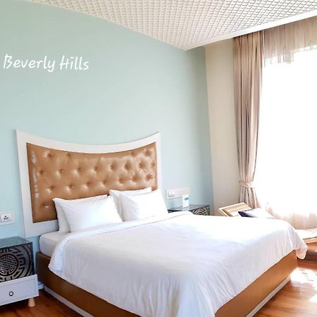 The Beverly Hills Hotel Nakhonratchasima Eksteriør billede