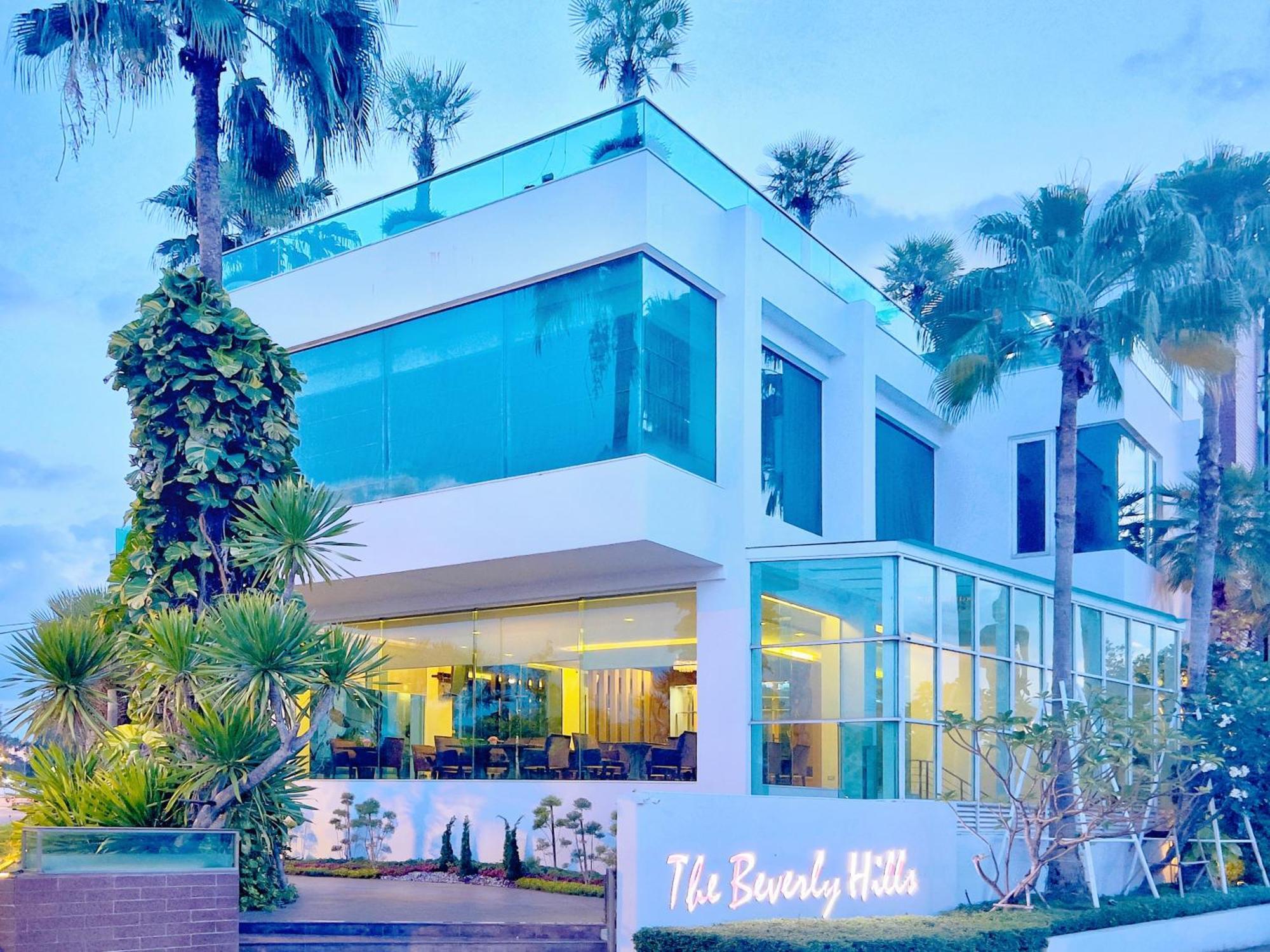 The Beverly Hills Hotel Nakhonratchasima Eksteriør billede