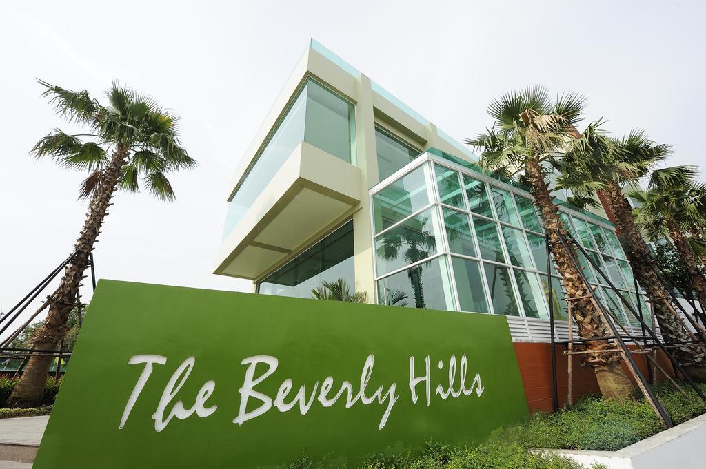 The Beverly Hills Hotel Nakhonratchasima Eksteriør billede