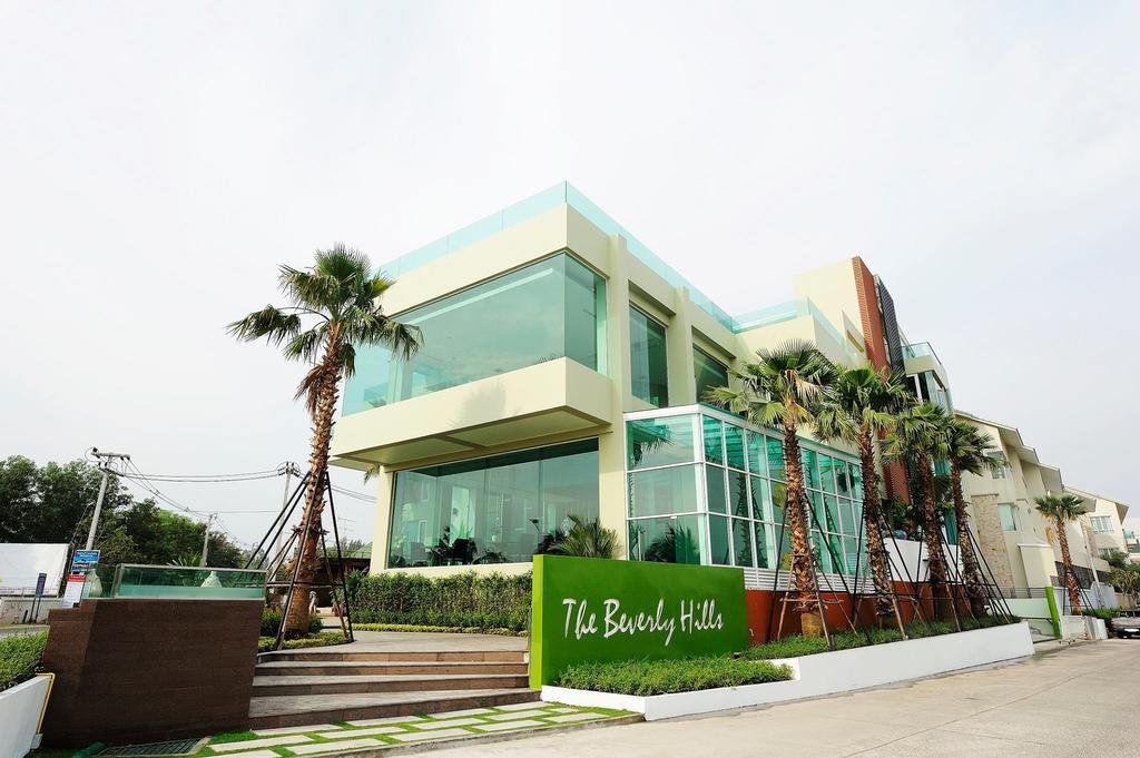 The Beverly Hills Hotel Nakhonratchasima Eksteriør billede