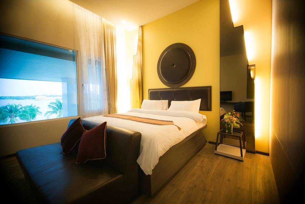The Beverly Hills Hotel Nakhonratchasima Eksteriør billede