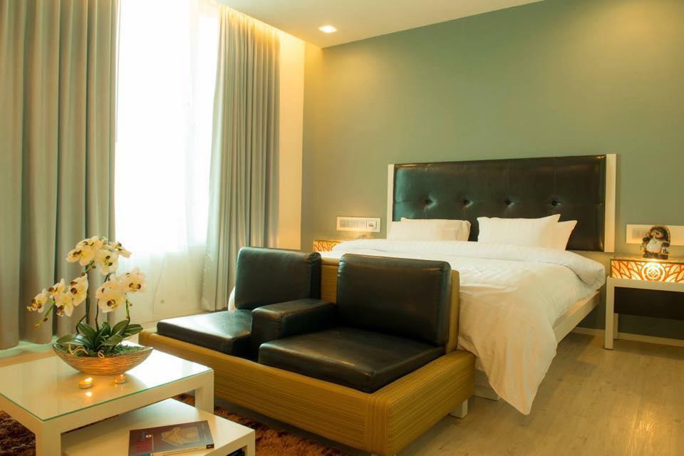 The Beverly Hills Hotel Nakhonratchasima Eksteriør billede