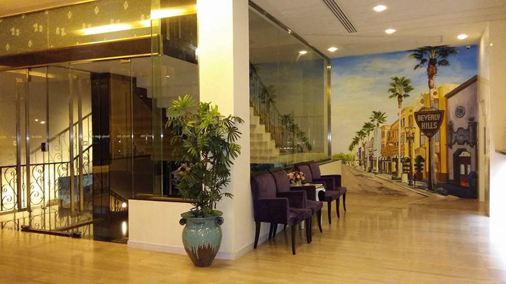 The Beverly Hills Hotel Nakhonratchasima Eksteriør billede