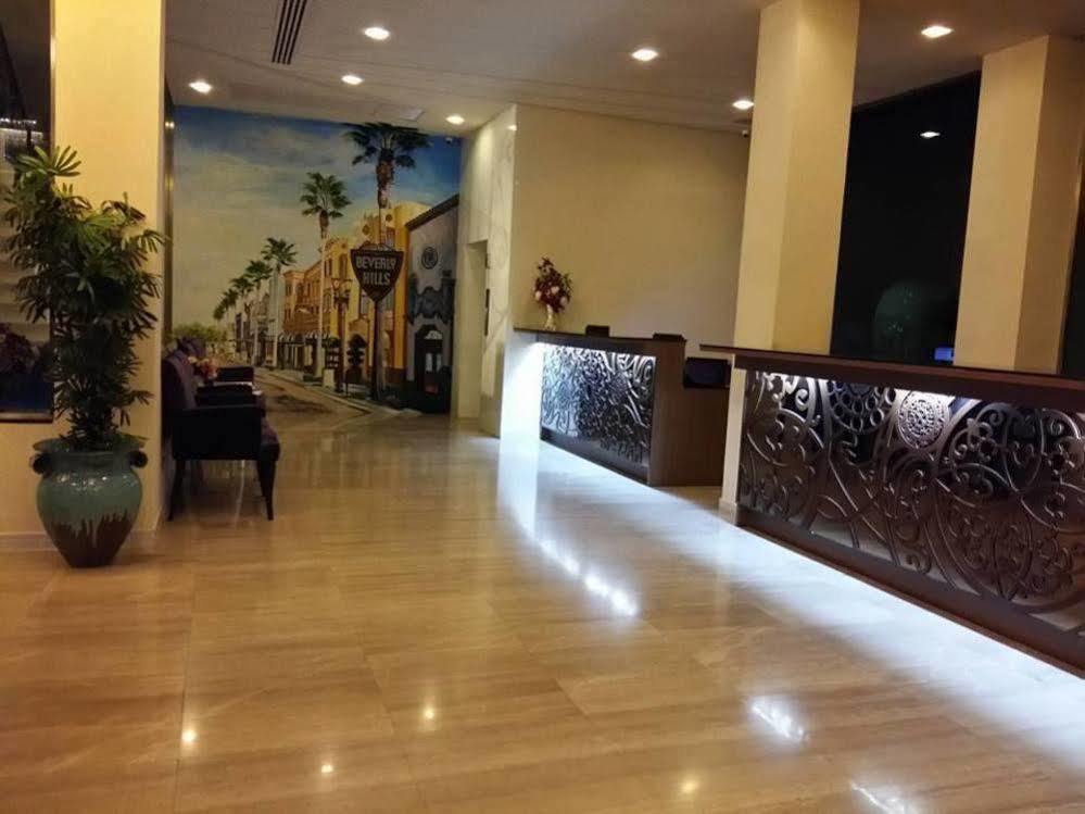 The Beverly Hills Hotel Nakhonratchasima Eksteriør billede