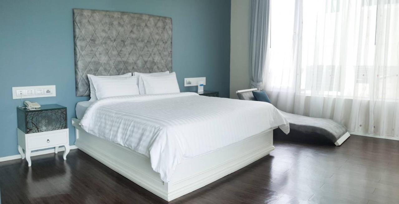 The Beverly Hills Hotel Nakhonratchasima Eksteriør billede