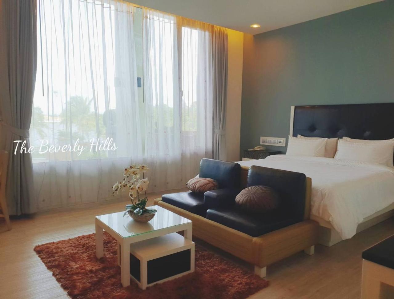 The Beverly Hills Hotel Nakhonratchasima Eksteriør billede