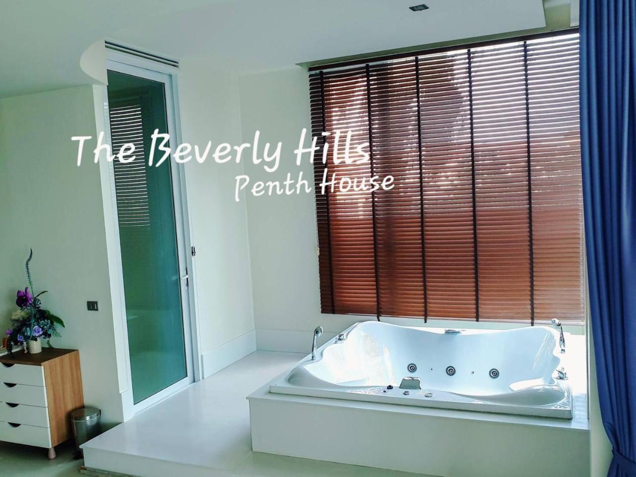 The Beverly Hills Hotel Nakhonratchasima Eksteriør billede