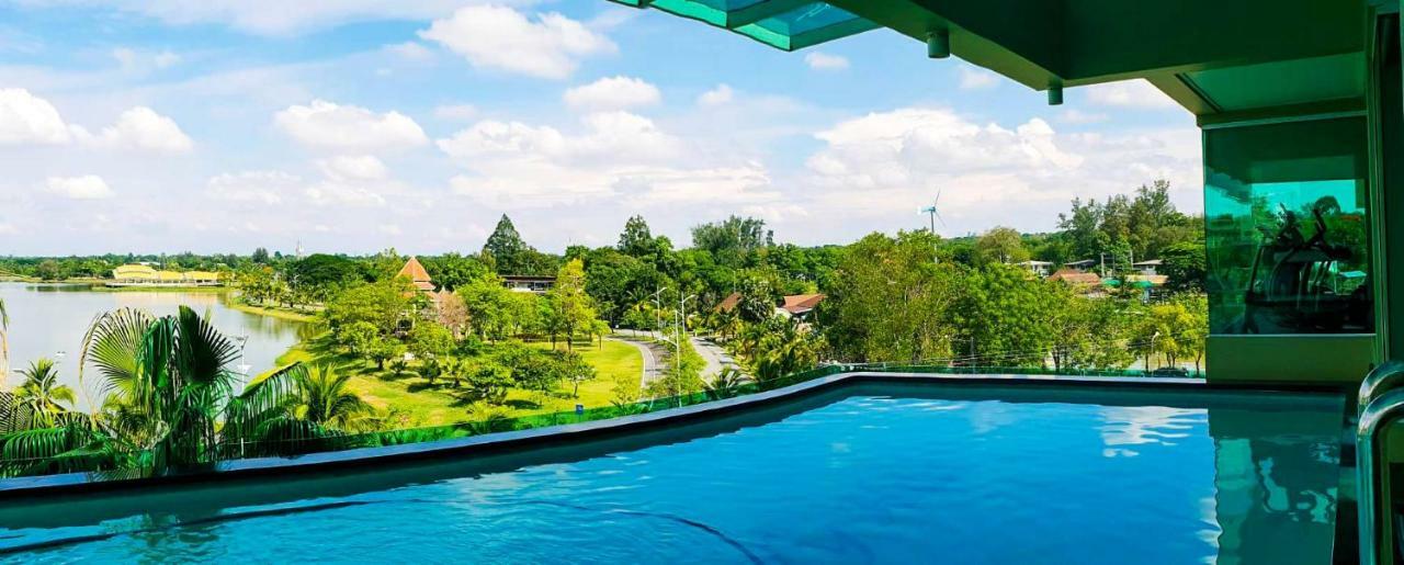 The Beverly Hills Hotel Nakhonratchasima Eksteriør billede